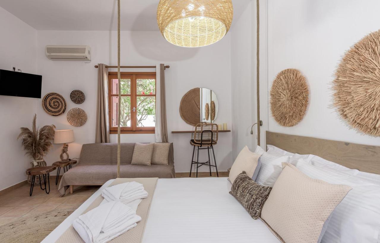 Mantelena & Family Apartment