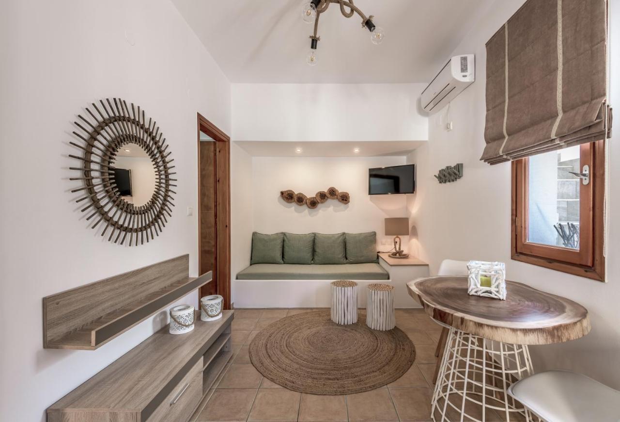 Mantelena & Family Apartment