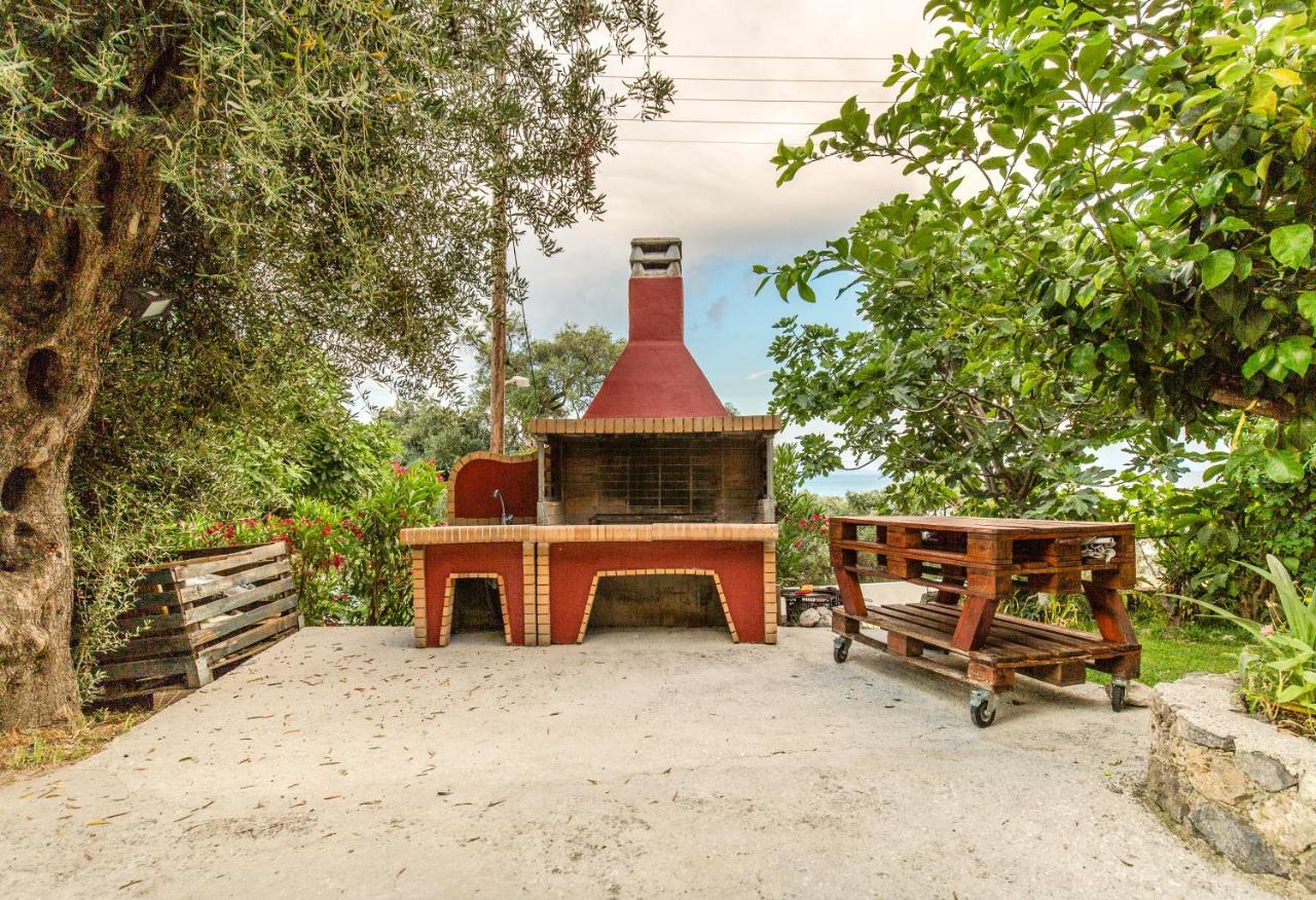 Apartment Alesti House With Garden And Private Access