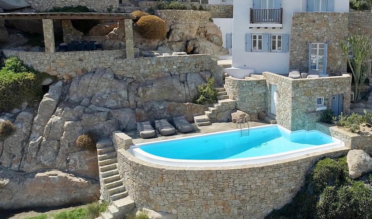 Villa Azurite With Heated Pool By Diles