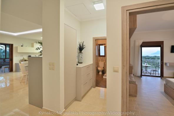 Ianthe Apartment