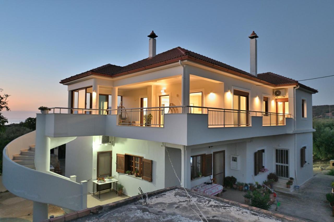 Ianthe Apartment