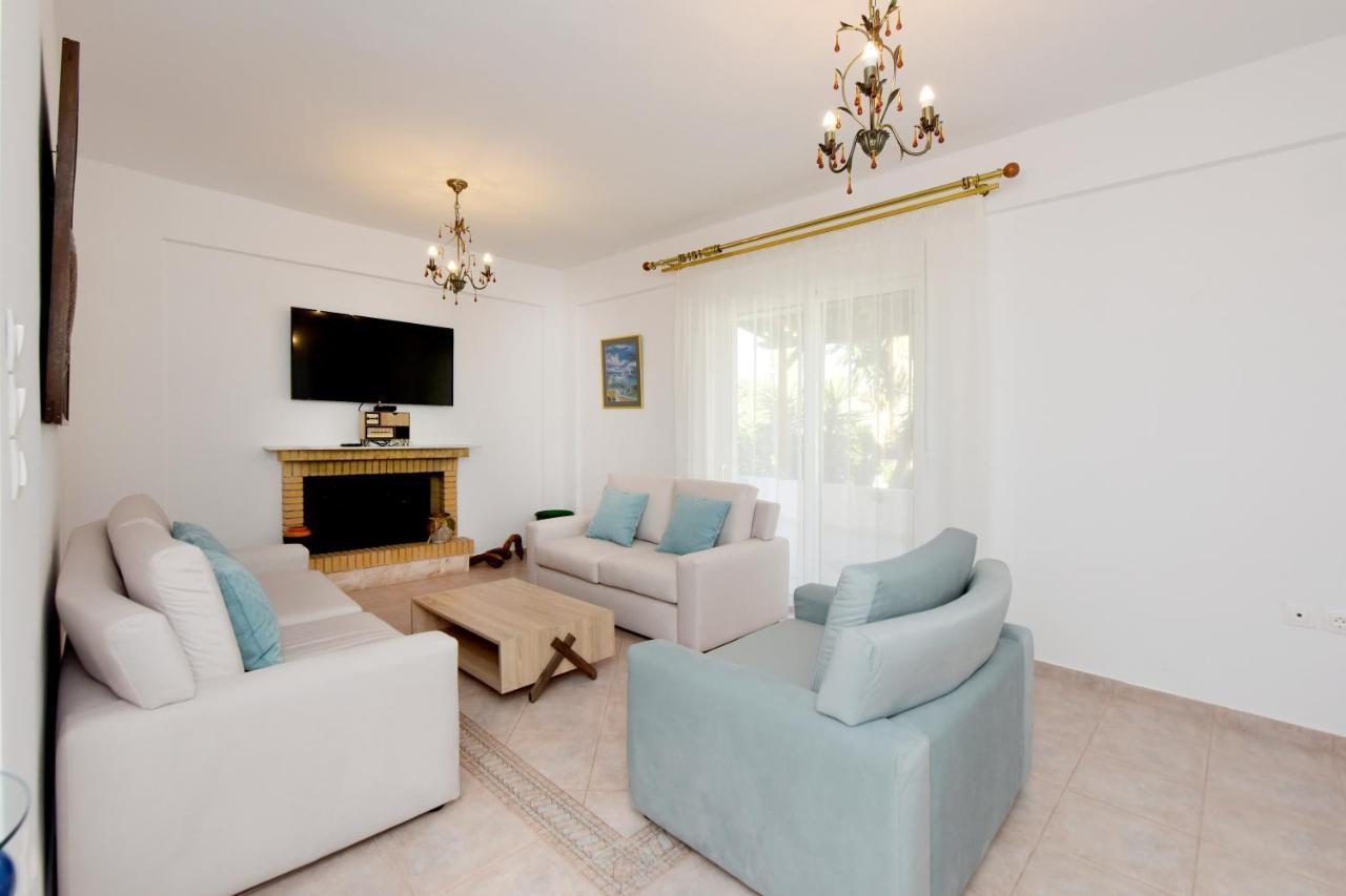 Irilena - 4bdr House * Gennadi