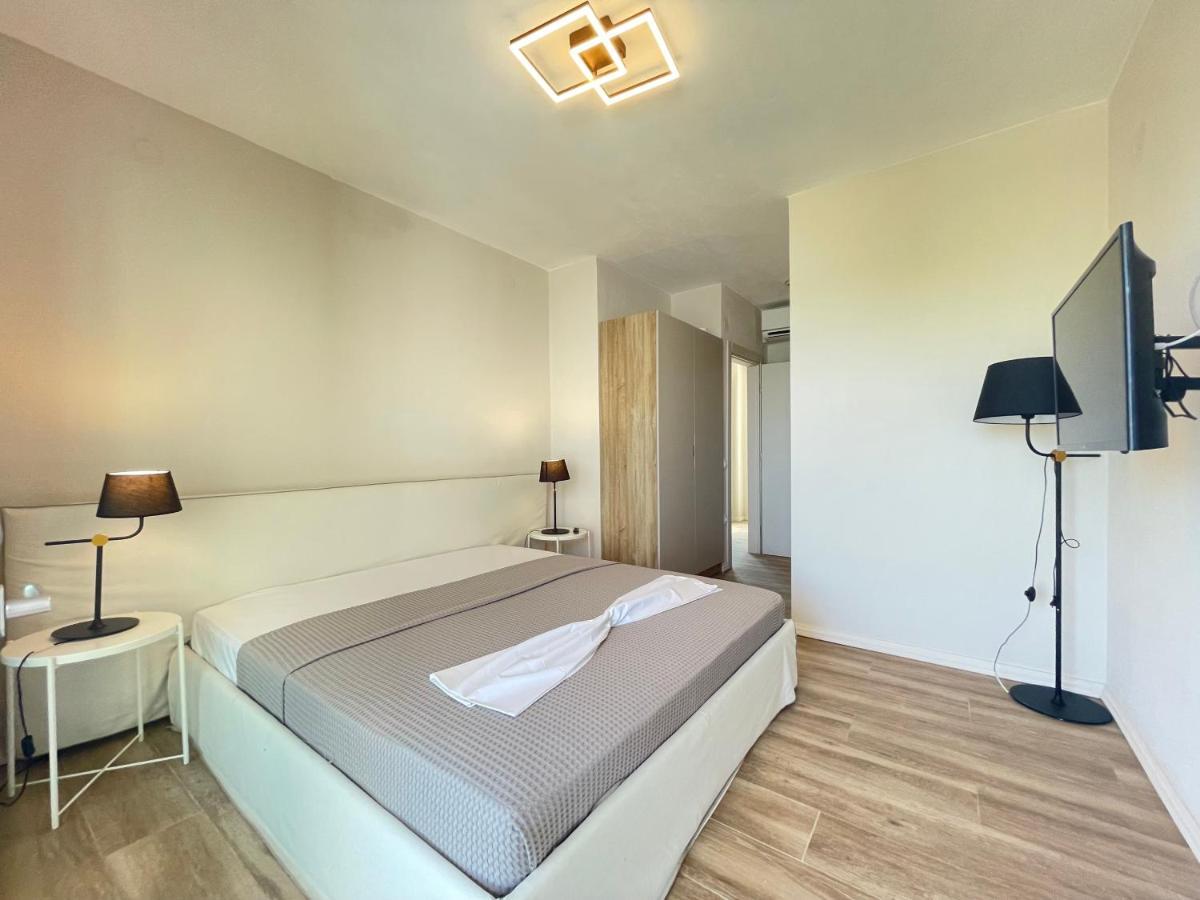 Villa Camelia By The Sea