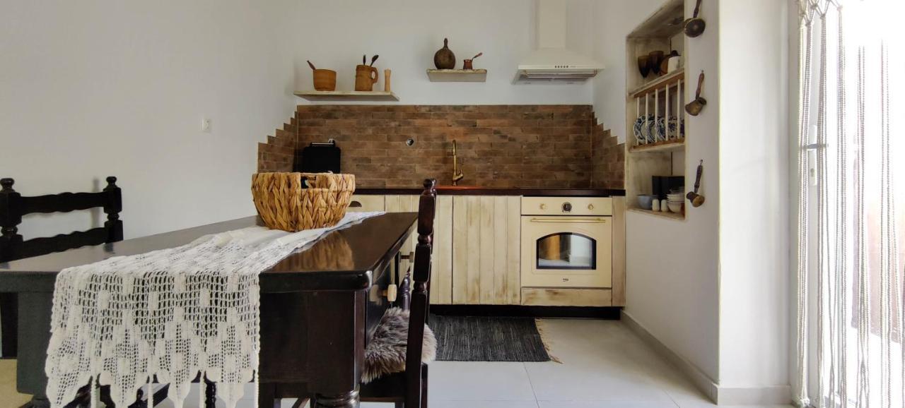 Laina Traditional Holiday home Aperathos