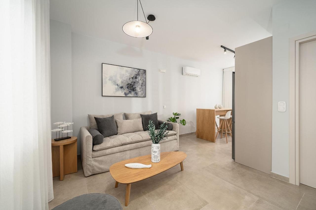 Gifel And Luxurious Apartment