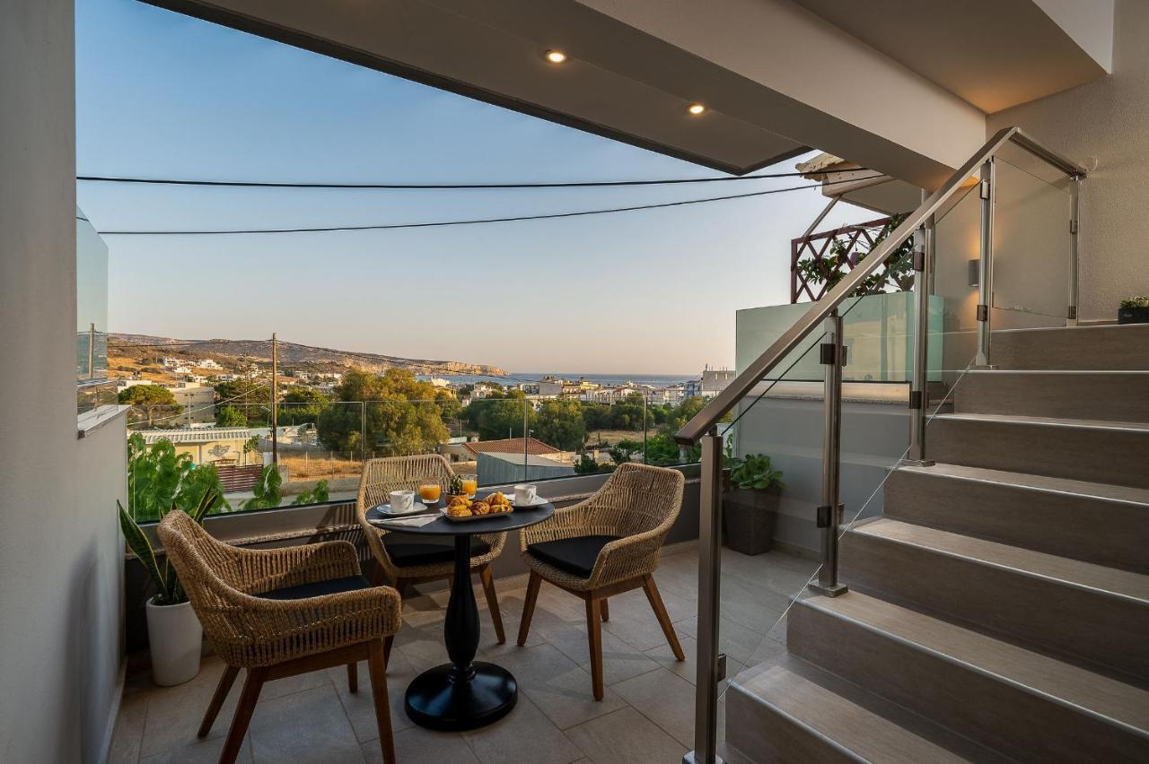 Gifel And Luxurious Apartment