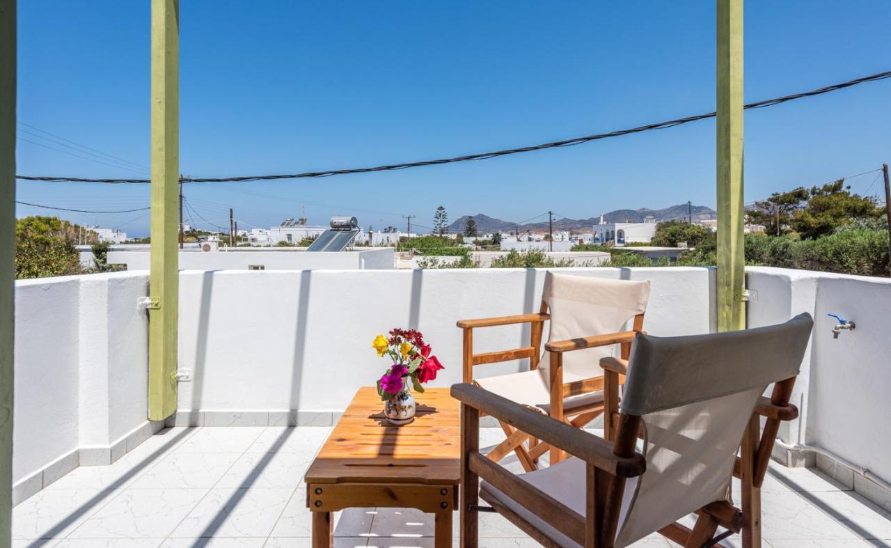 Pente Elies Milos Hotel 3*