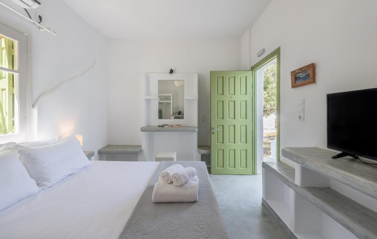 Pente Elies Milos 3* Pollonia
