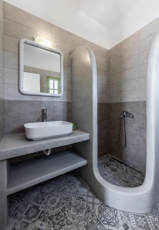 Hotel Pente Elies Milos 3*