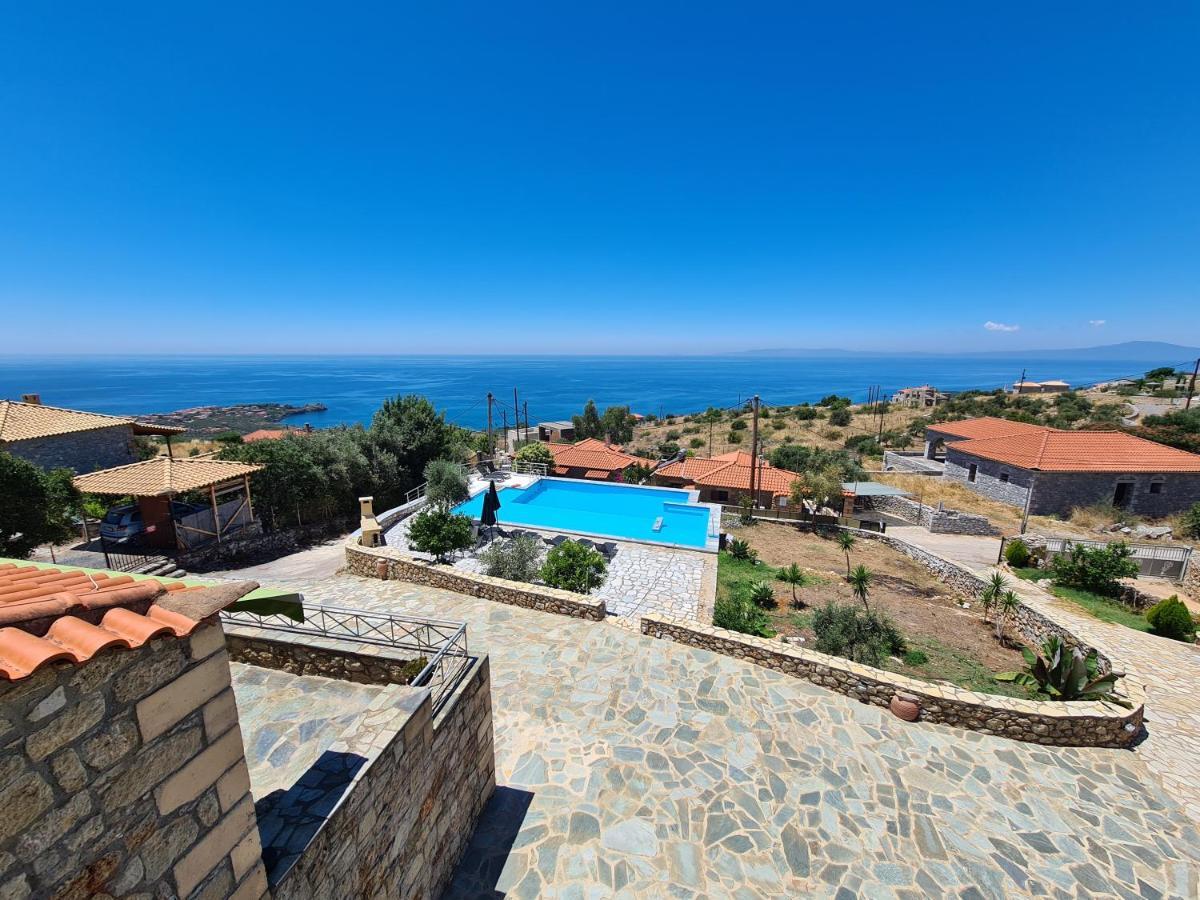 Villa Leopolis Villas *