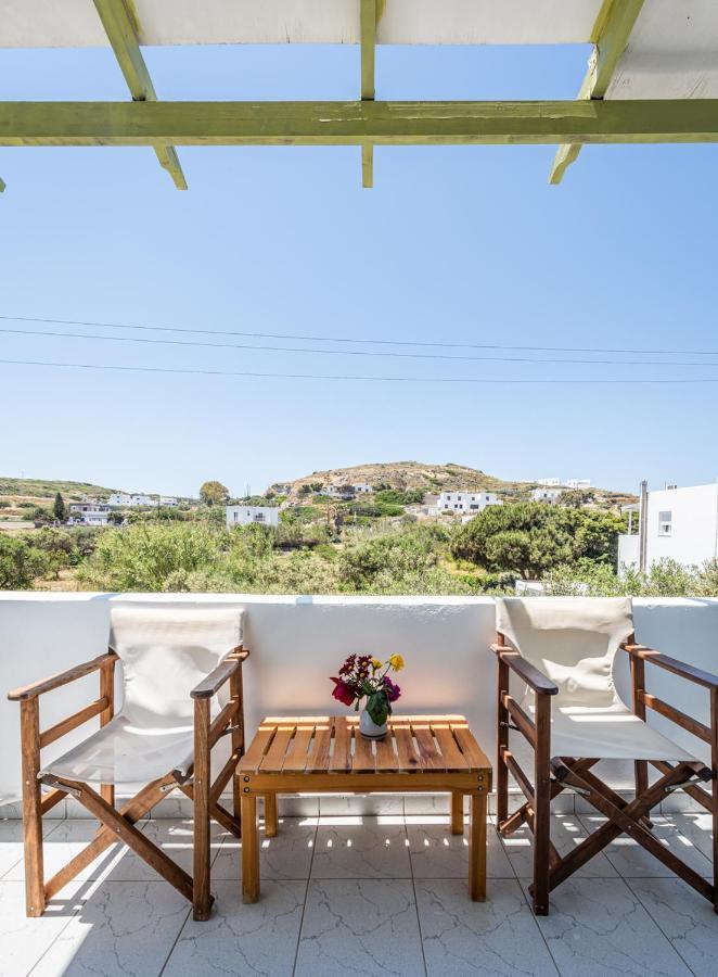 Pente Elies Milos Hotel 3*