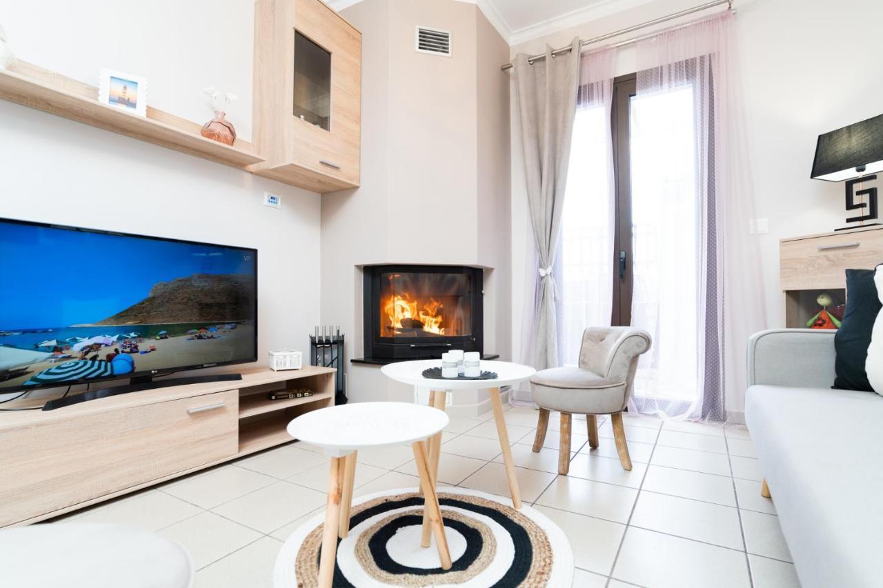 Holiday home παραθαλάσσια με μπάρμπεκιου και τζακούζι
