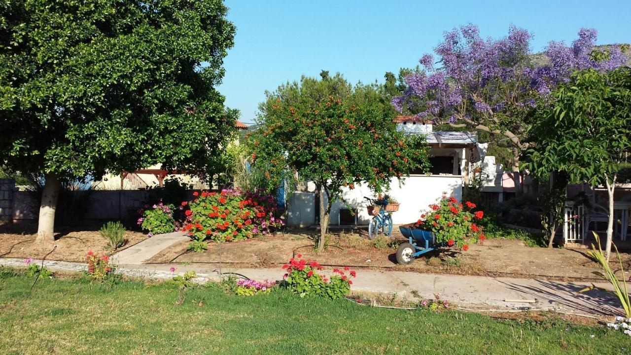 Seaside, Relaxing Family House With Playground! Lavrys 3 Villa Marathi (Crete)
