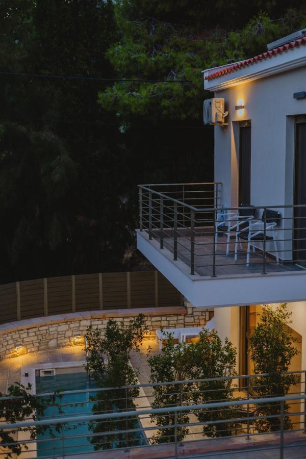 Bay Villa *
