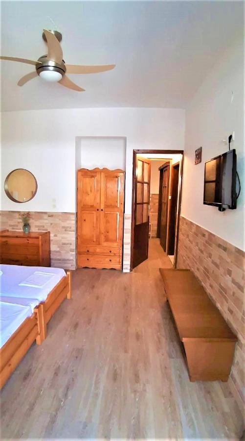 Zefyros Studios Apartment Neos Marmaras