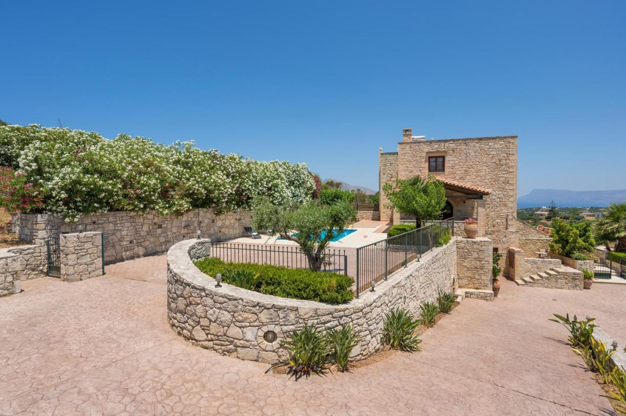 Villa Adam *