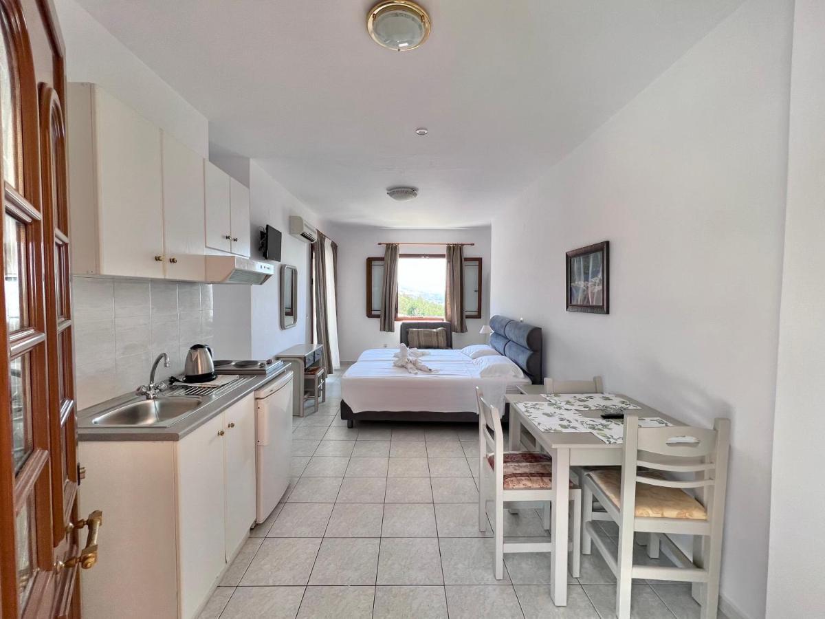 Aristomenis Studios Aparthotel *