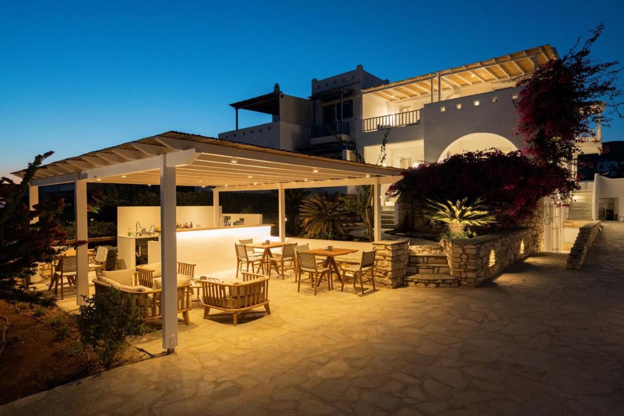 Kameo, Hotel