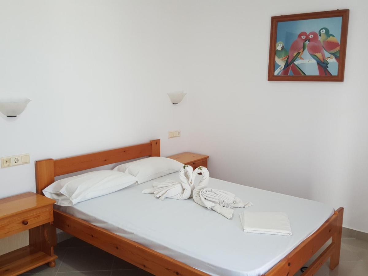 O Fotis Aparthotel
