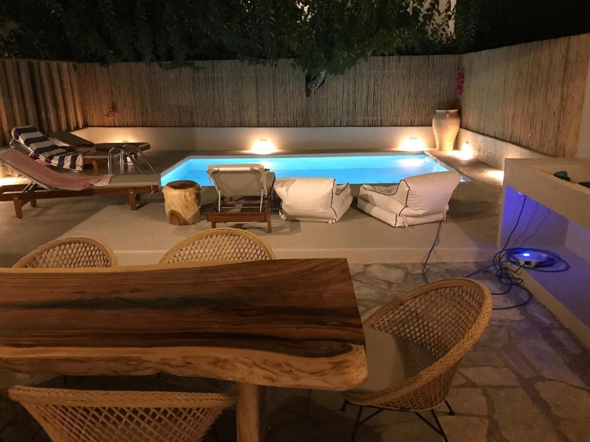 Kostantakis Pool House *