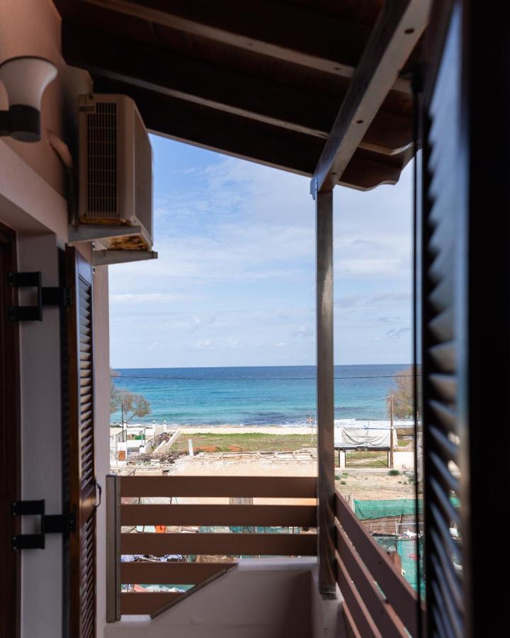 παραθαλάσσια με μπάρμπεκιου και τζακούζι Holiday home *