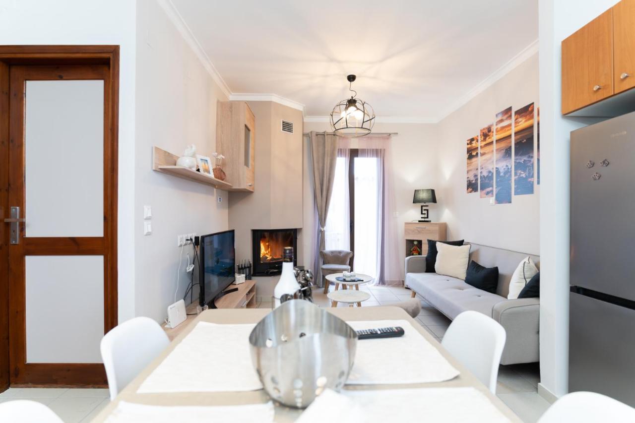 παραθαλάσσια με μπάρμπεκιου και τζακούζι Holiday home *