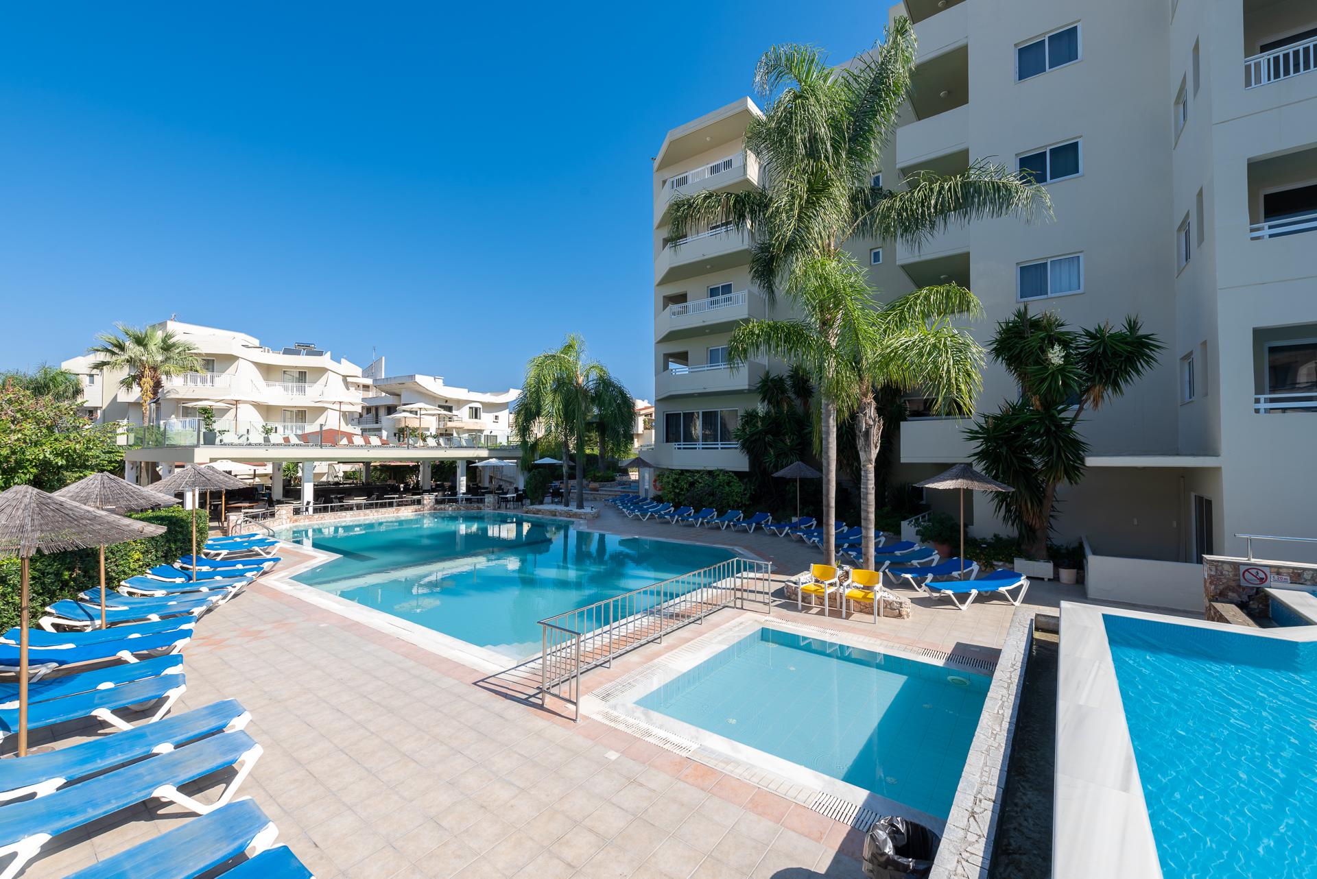 Poseidonia Aparthotel