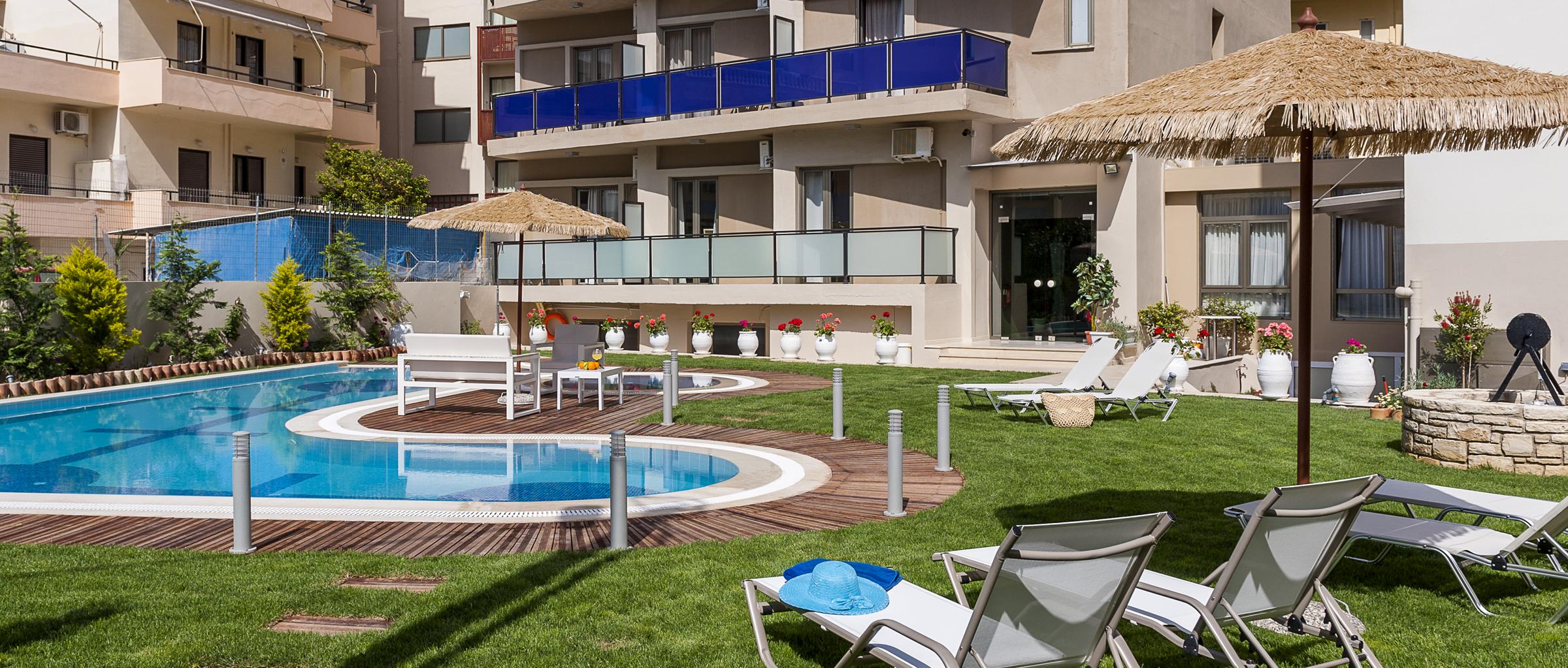 Aparthotel Leonidas & 3*