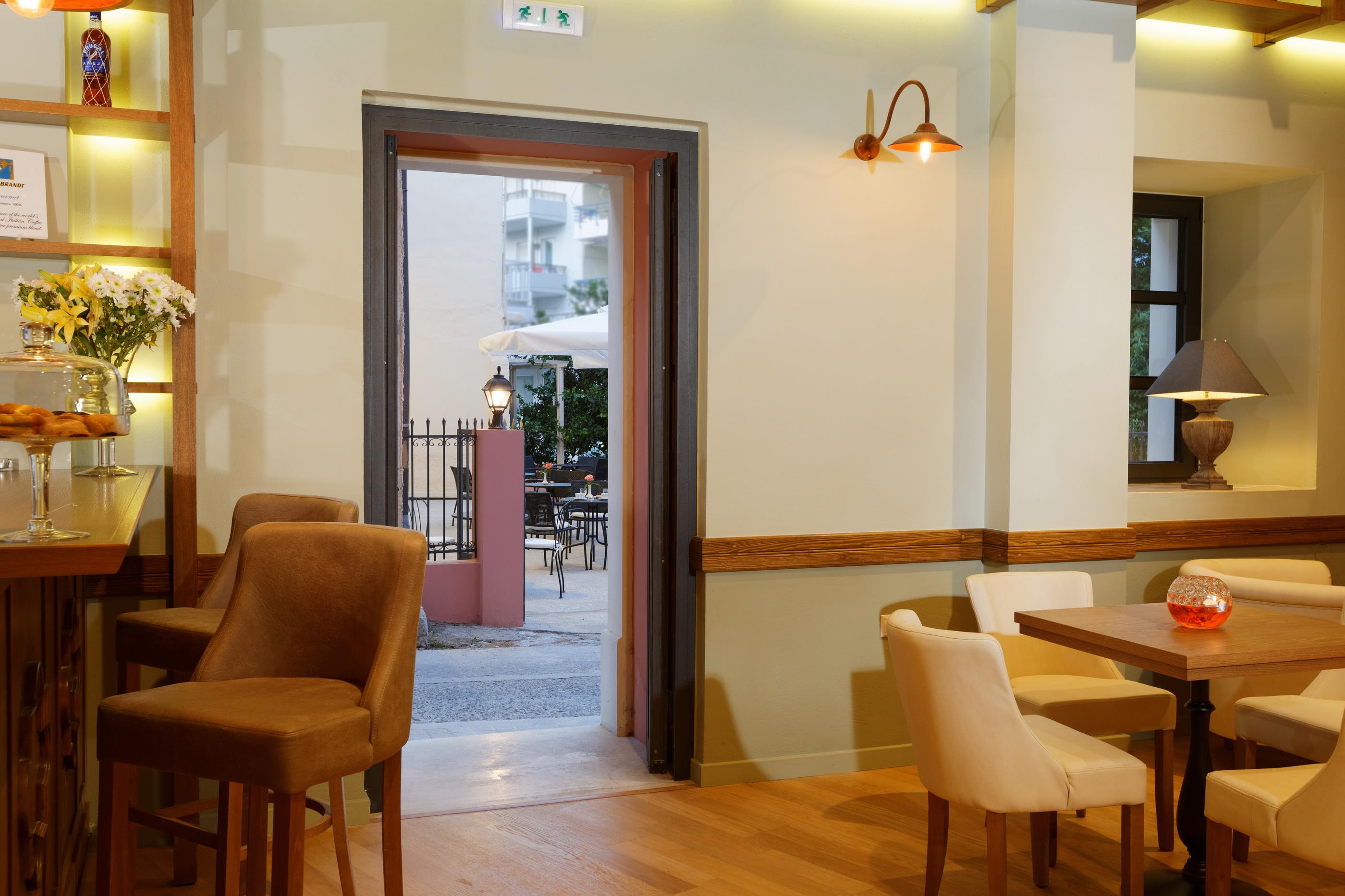 Ionia Aparthotel 4*