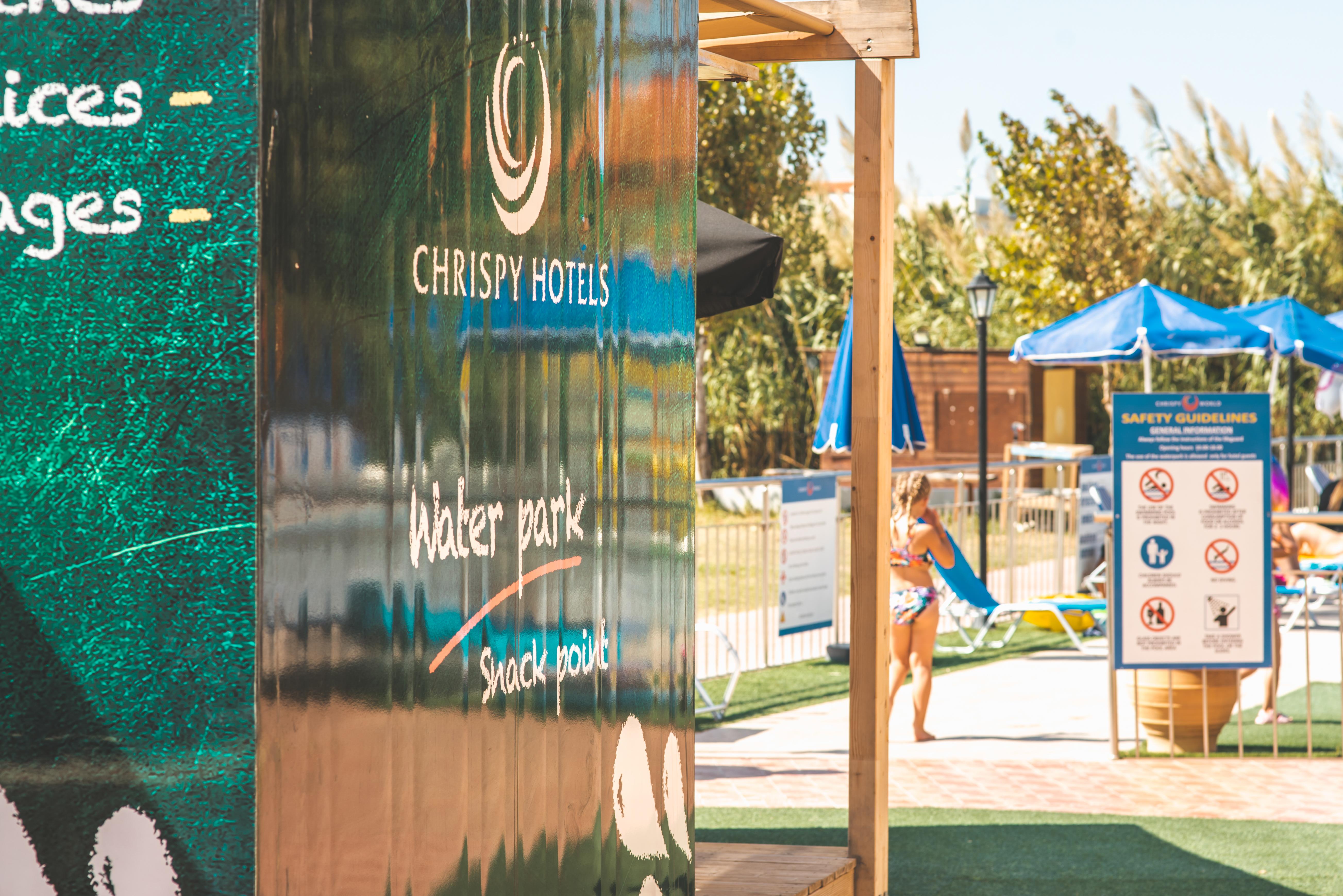 Chrispy Waterpark Resort 4*