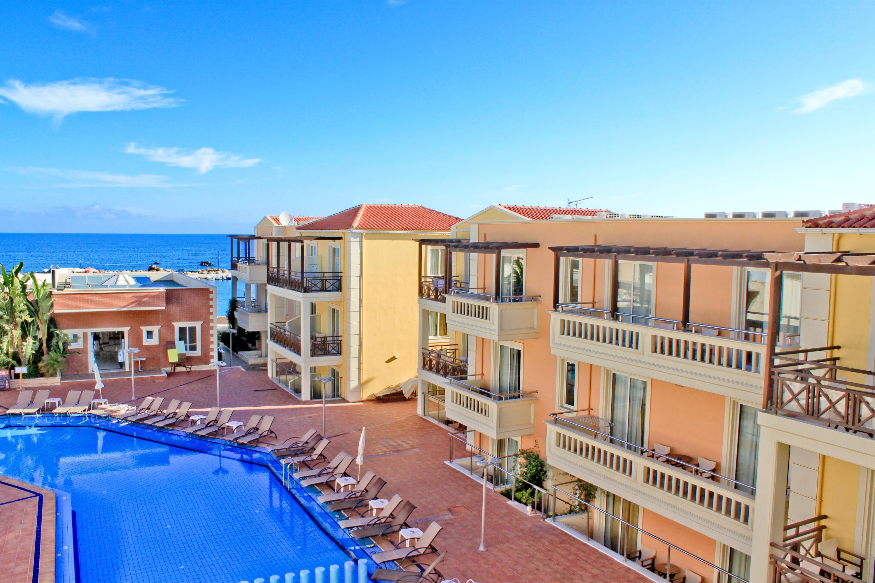 Porto Hotel Kalamaki (Chania)