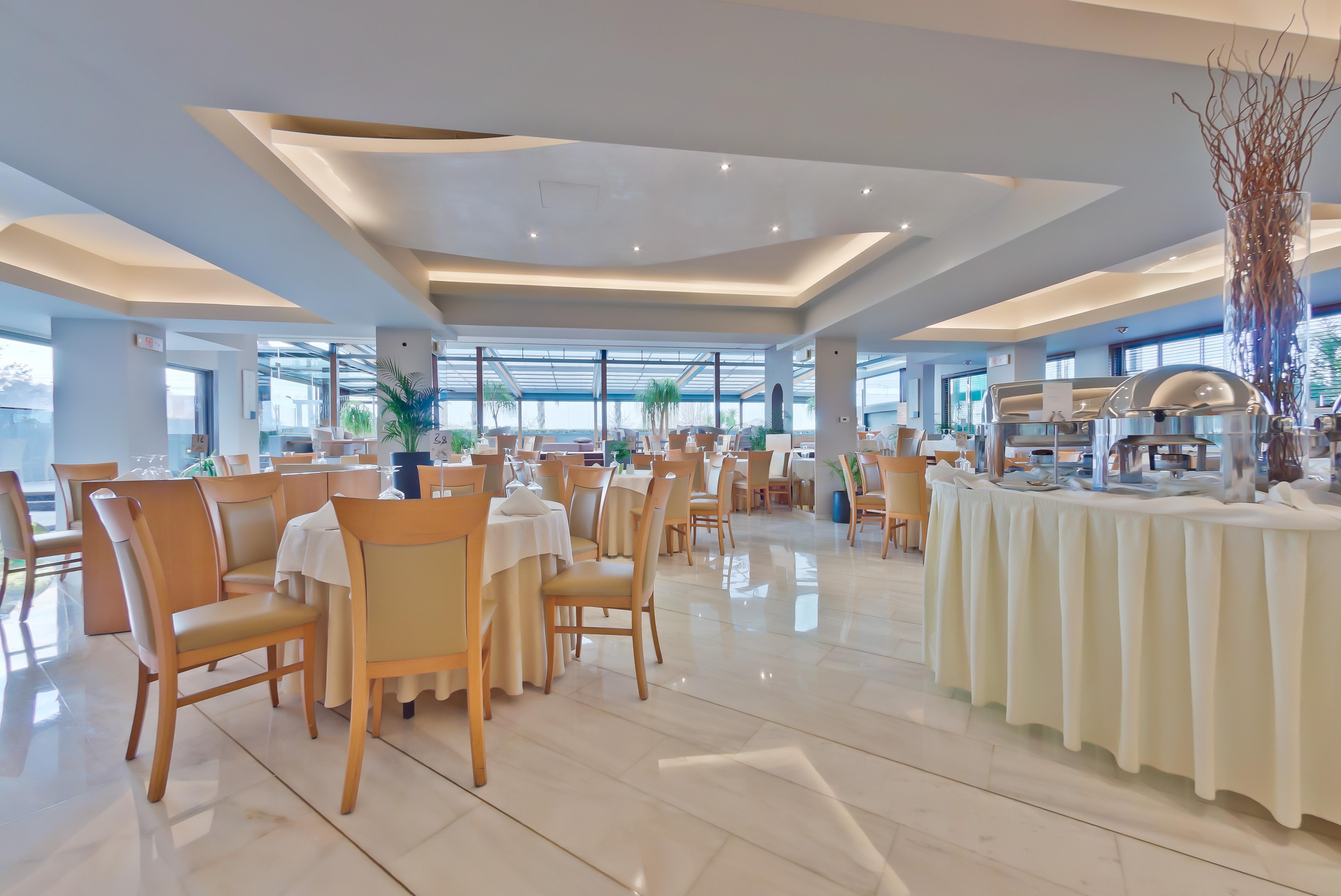 Palace Glyfada 4*