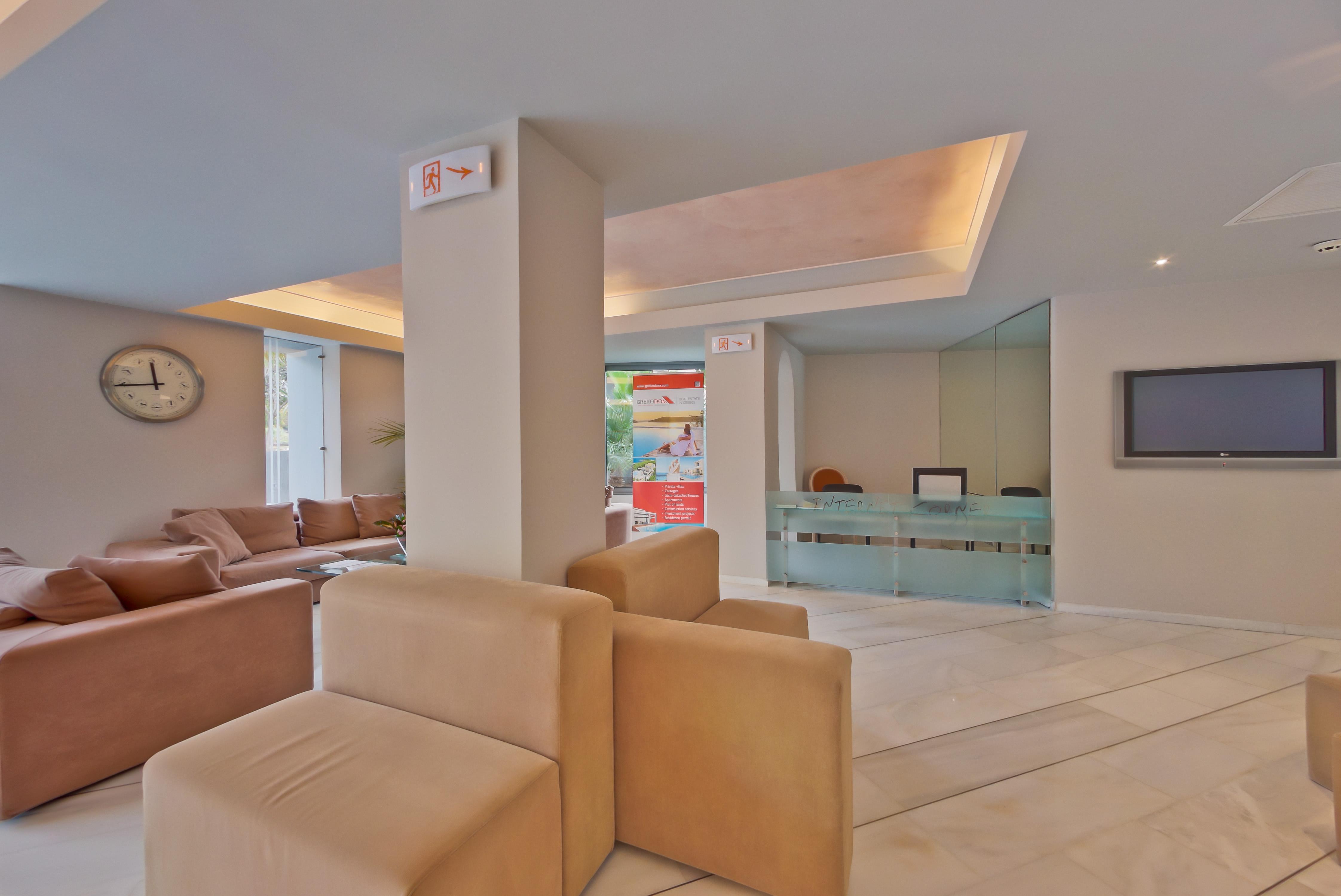 Hotel Palace Glyfada 4*
