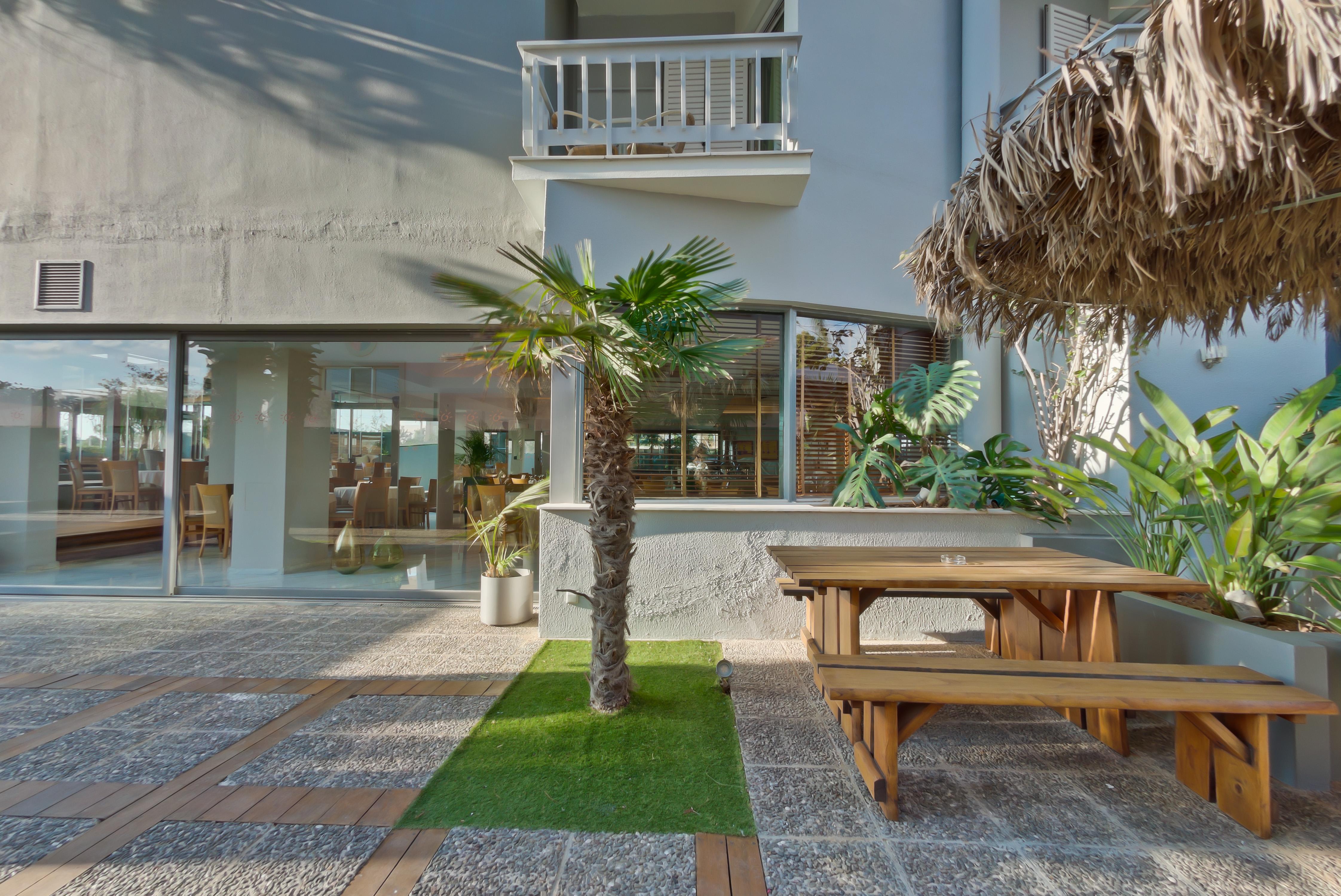 Palace Glyfada 4* Athens