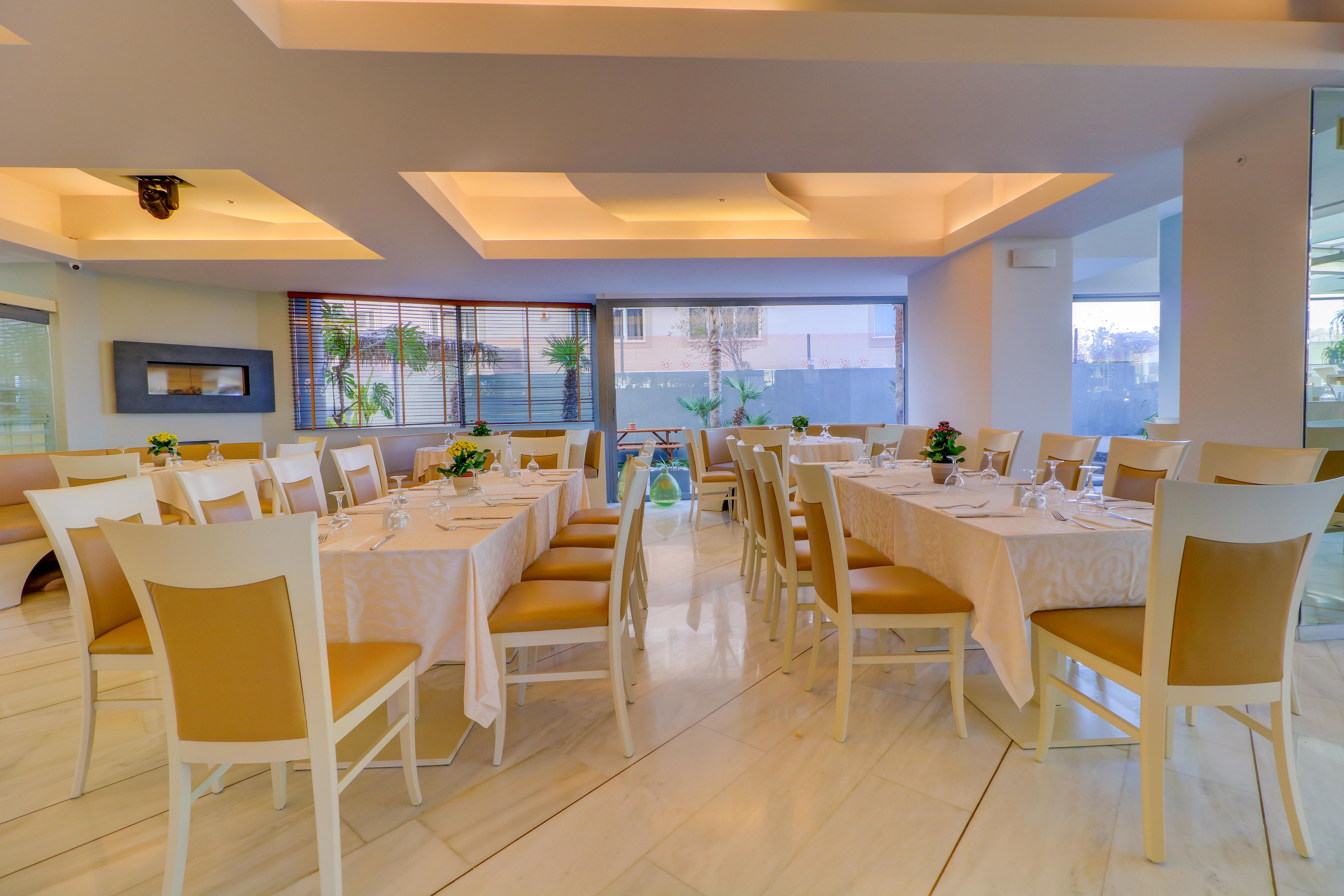 Palace Glyfada 4*