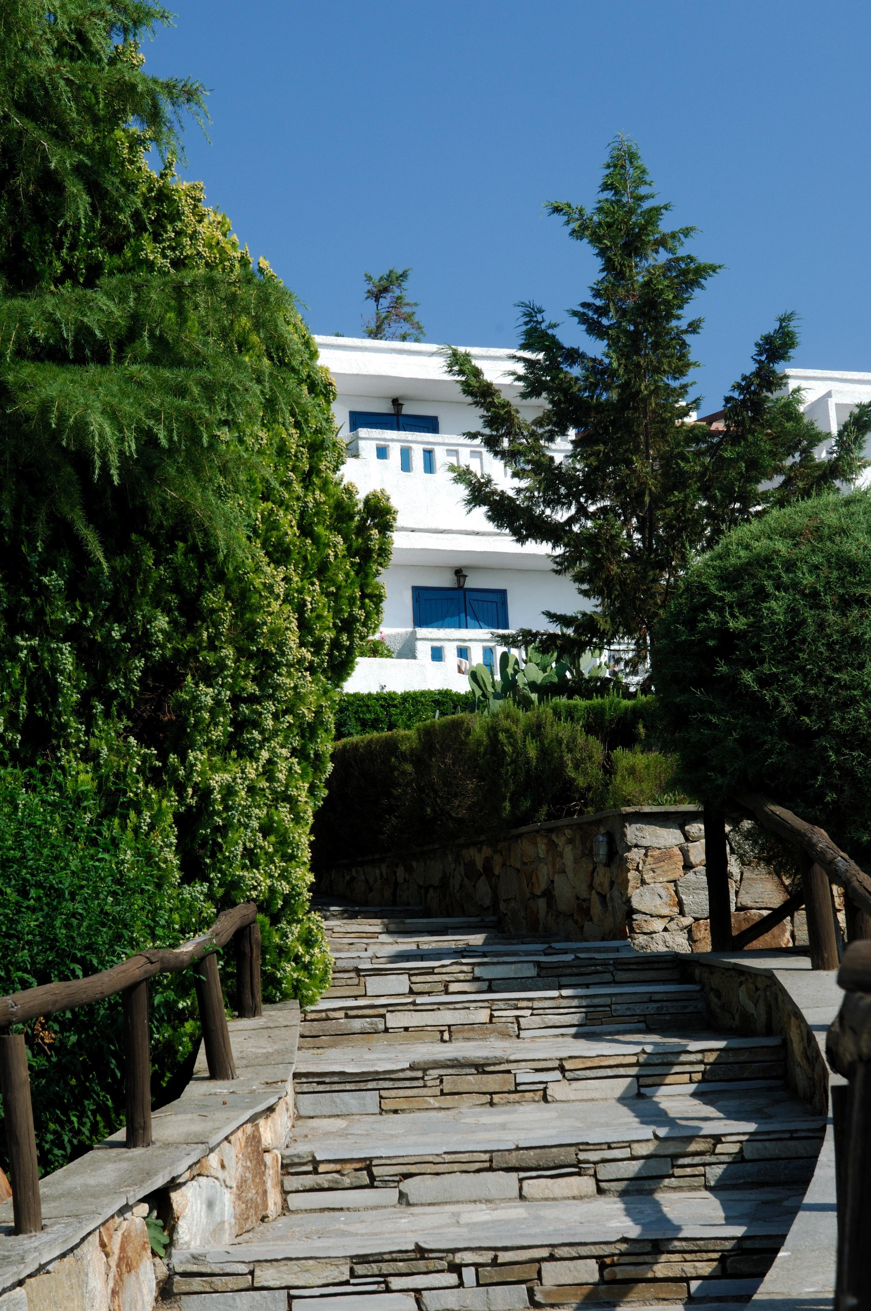 Agionissi 4*