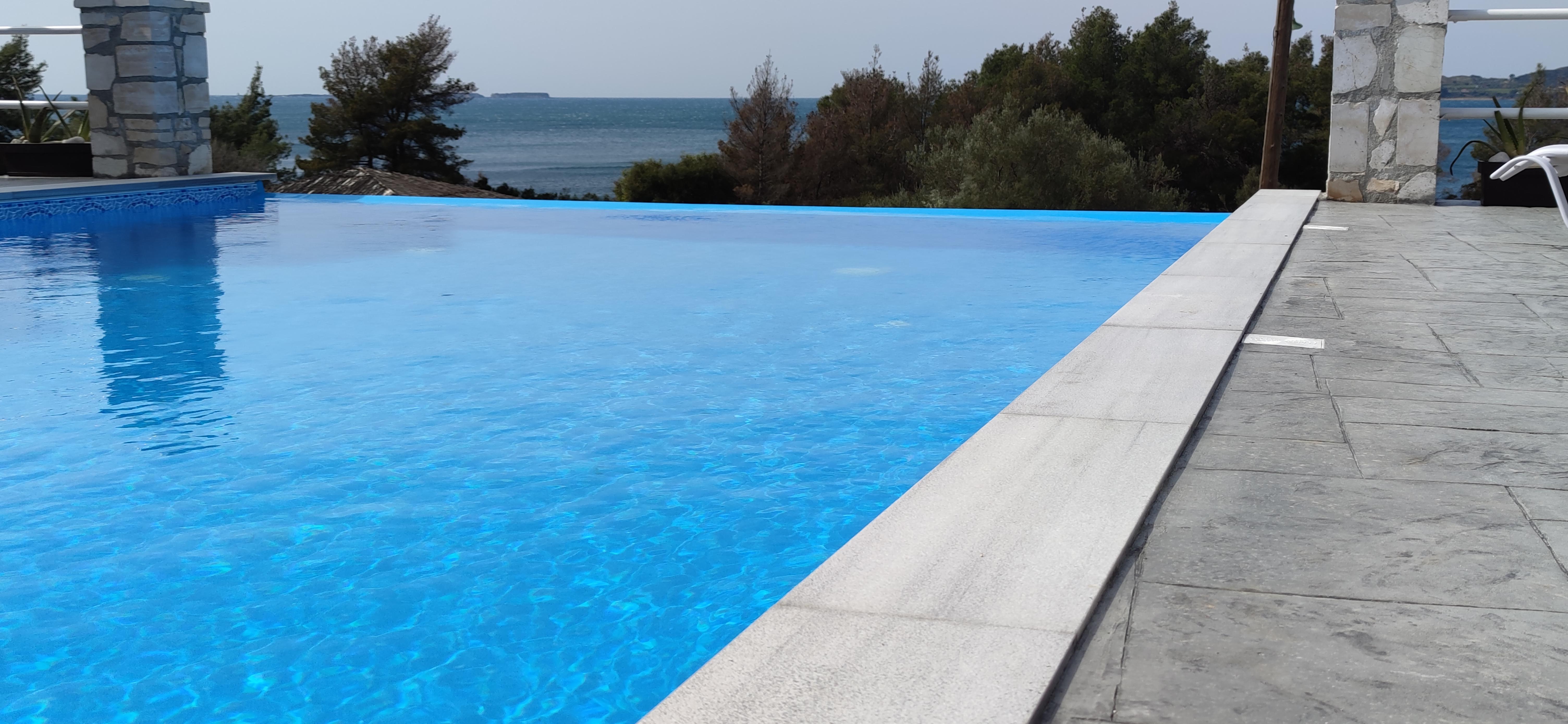 Oskars & 3* Lassi (Kefalonia)