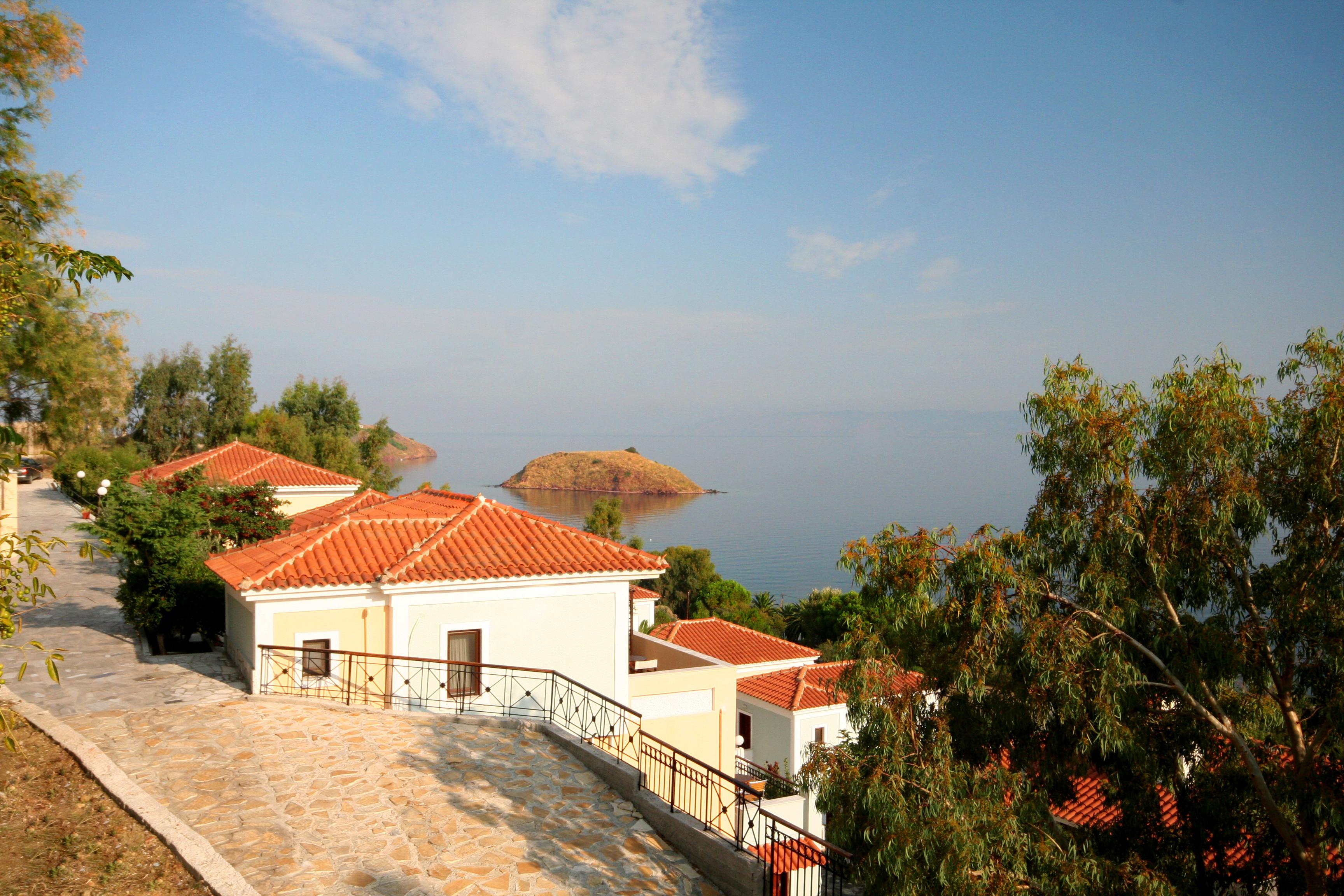 Clara 3* Petra (Lesbos)