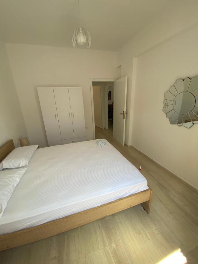 Beautiful House In Front Of The Sea Apartment Gazi