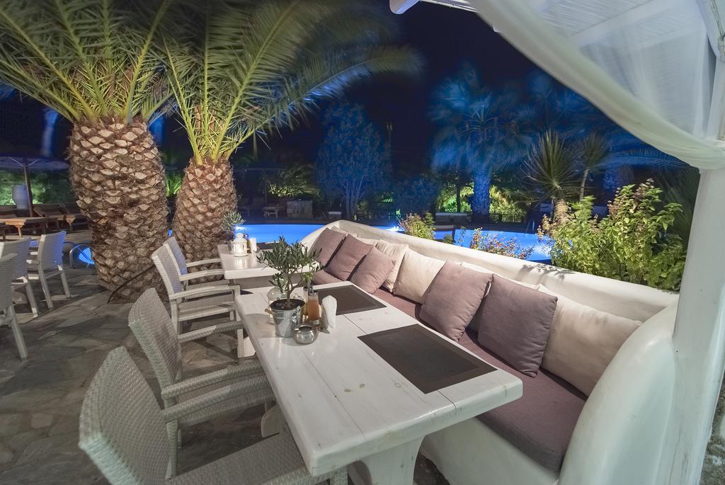 Zephyros Aparthotel