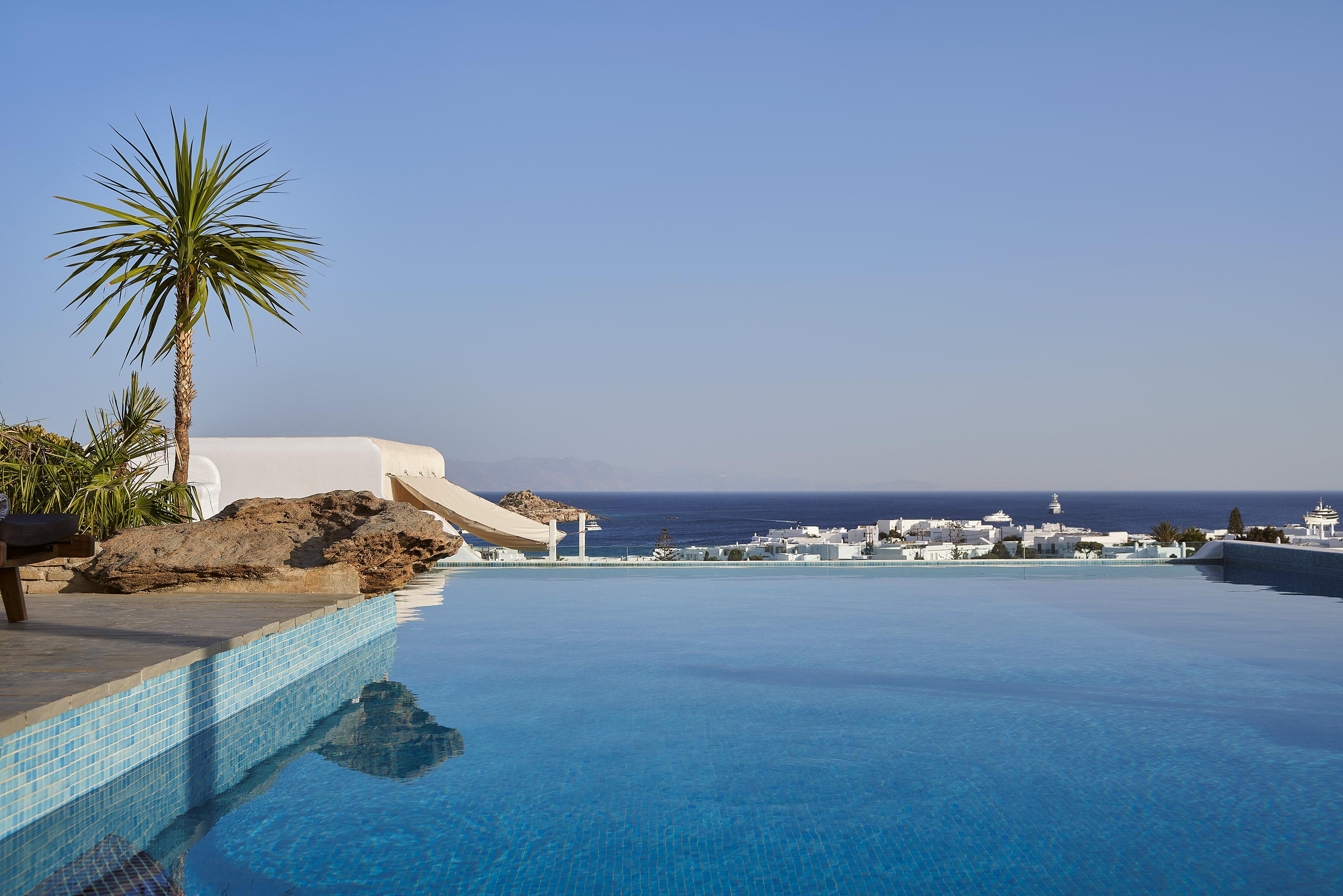 Mr & Mrs White Mykonos 4*