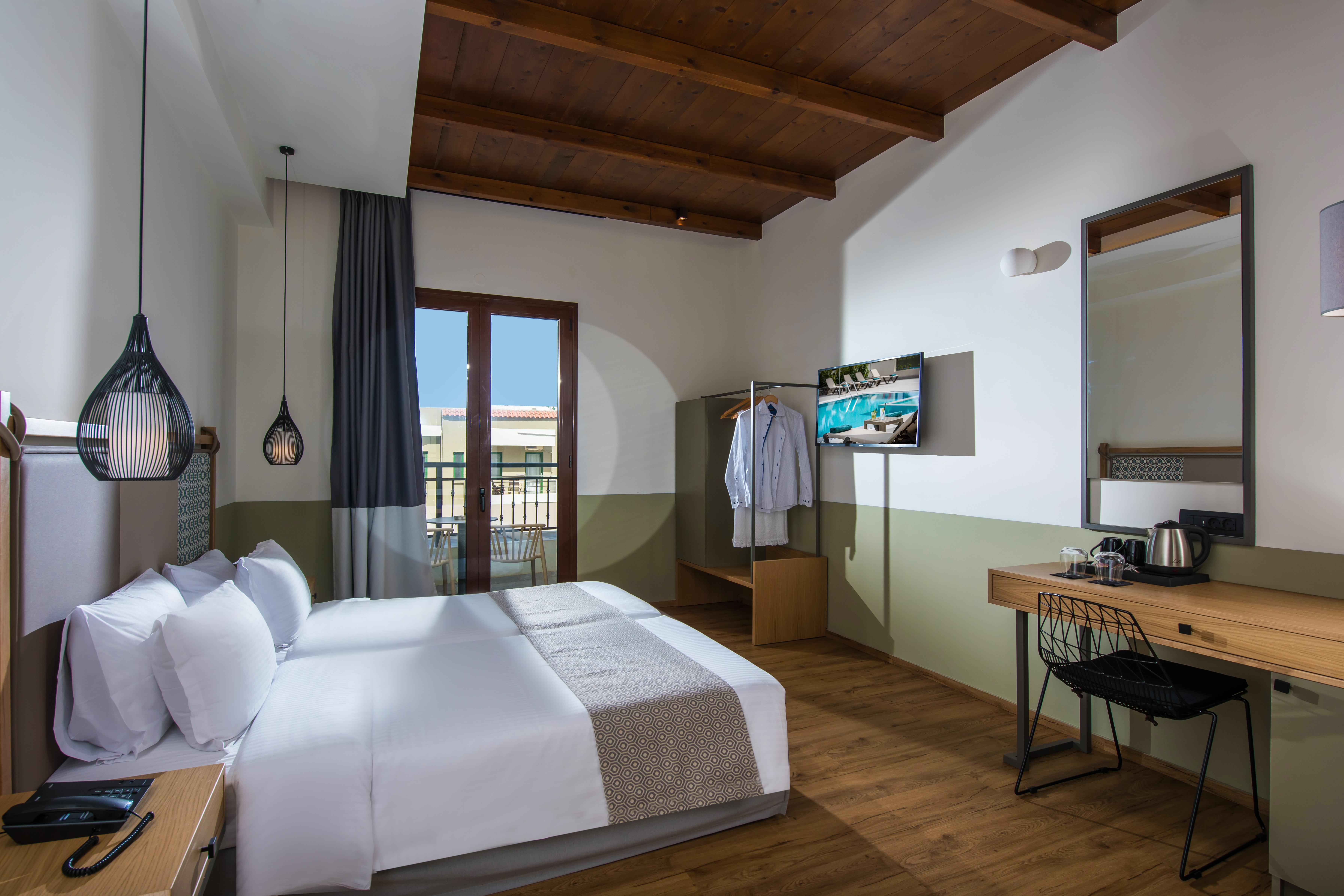 Petousis & Hotel