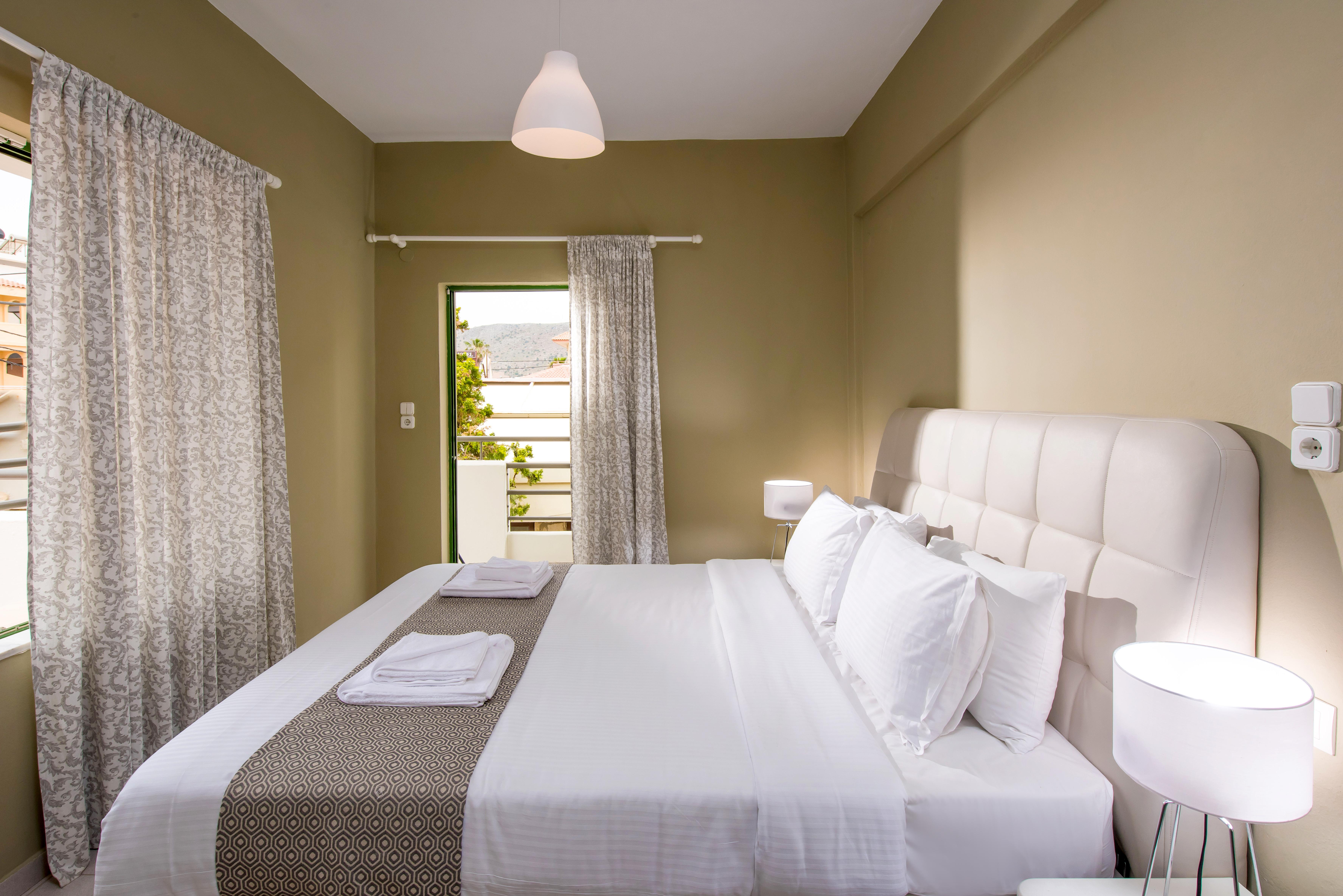 Petousis & Hotel