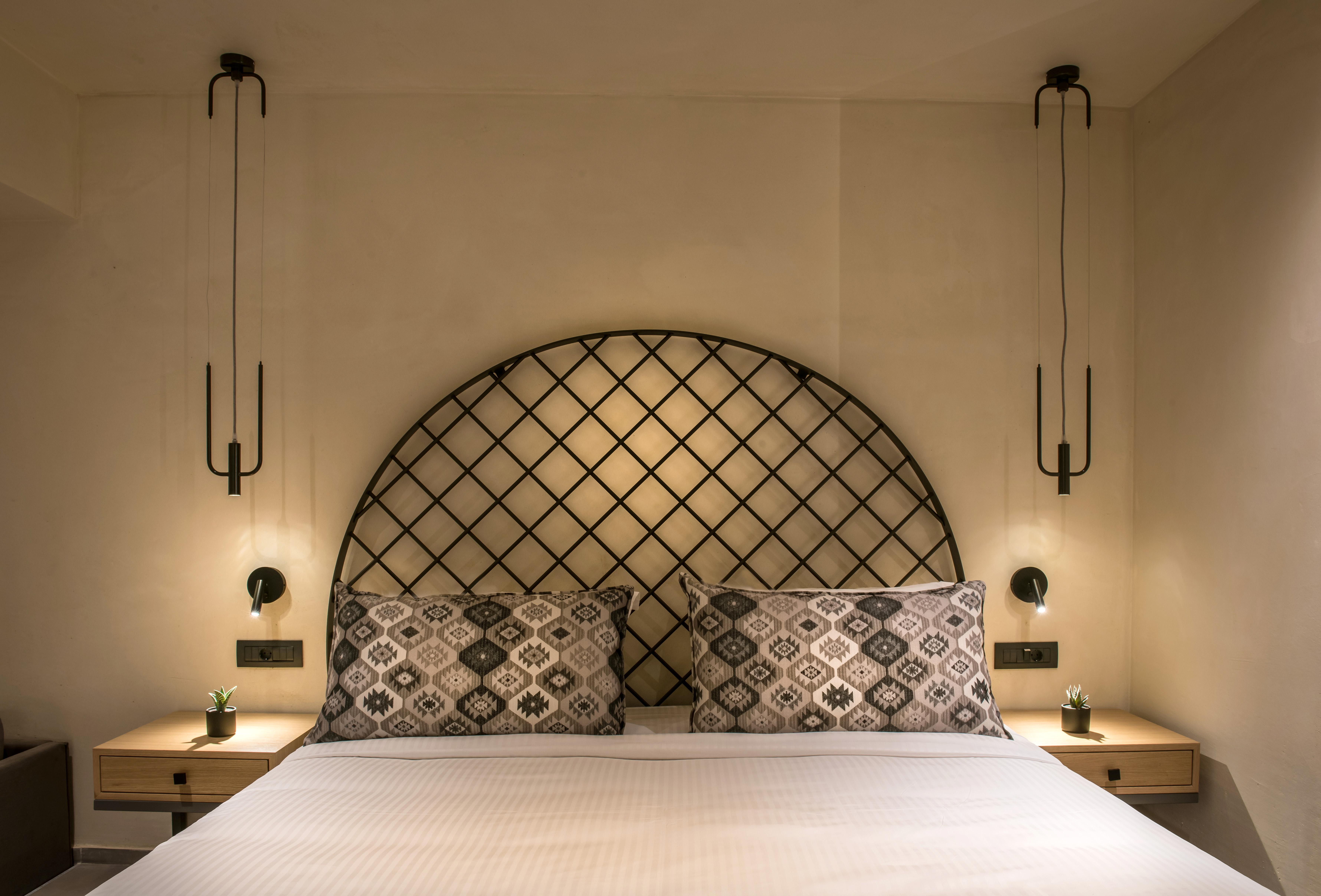 Petousis & Hotel 4*