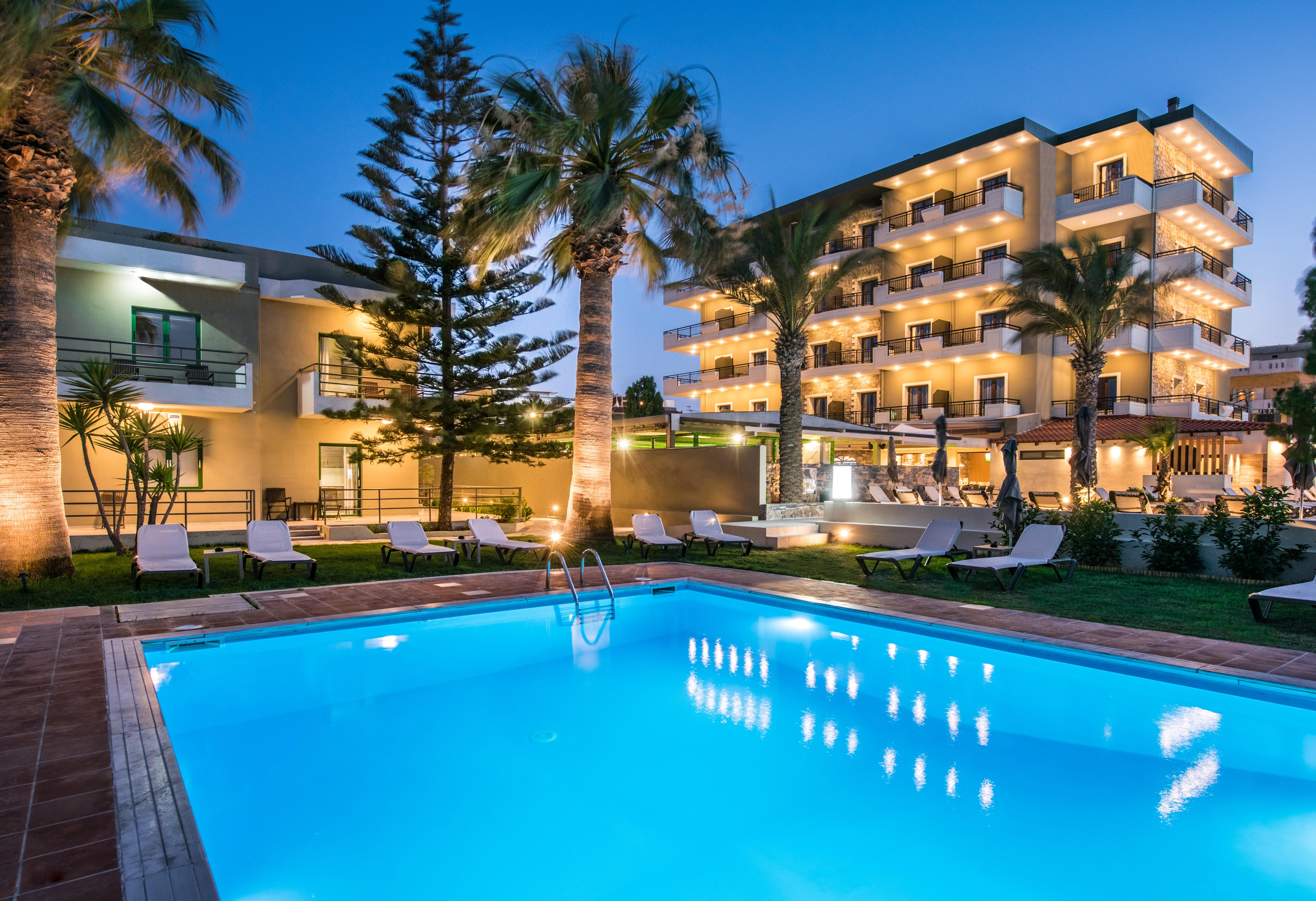 Petousis & Hotel 4*