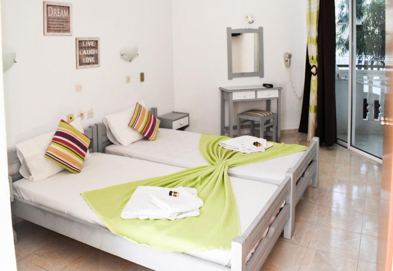 White Palace Aparthotel 2*
