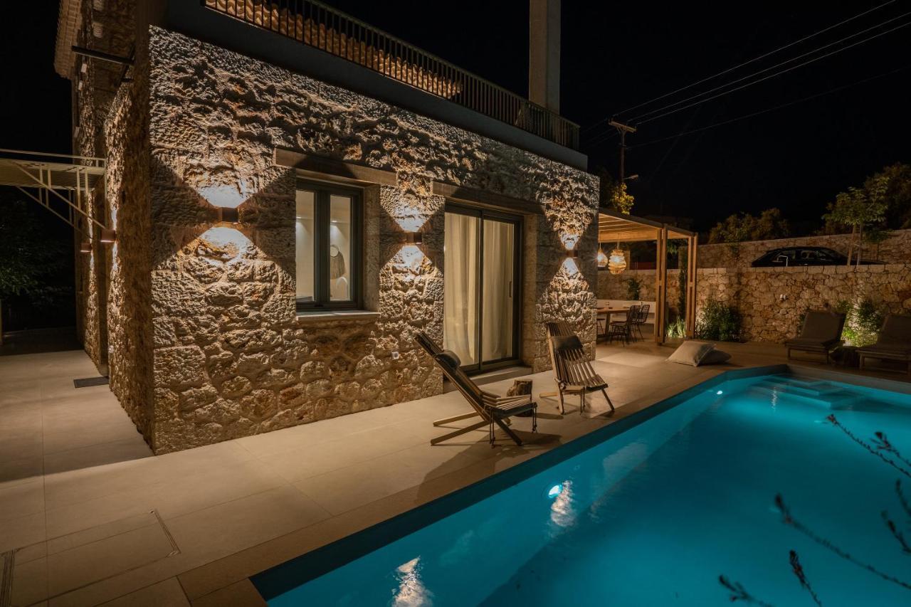 Villa Papadria - Modern Luxury Near Kathisma Tsoukaladhes