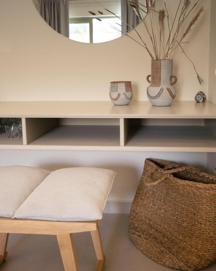 Papadria - Modern Luxury Near Kathisma Tsoukaladhes