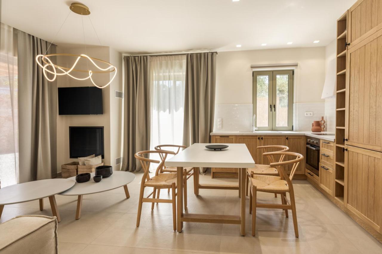 Papadria - Modern Luxury Near Kathisma * Tsoukaladhes